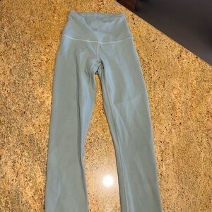 Lulu lemon Wunder Train High-Rise Crop 23"